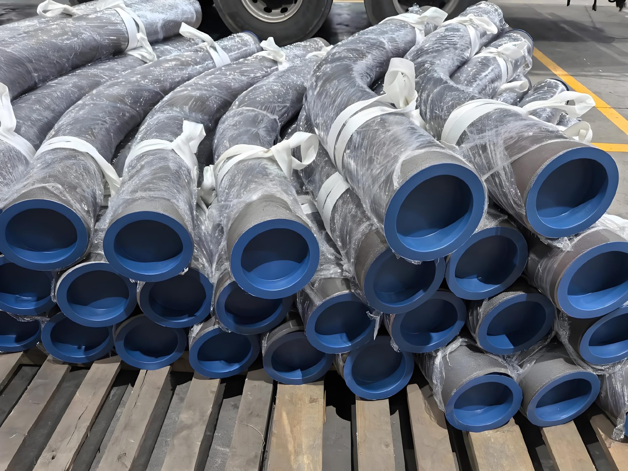 ASTM A333 Alloy Steel Hot Induction Pipe Bend - Well Screen & Casing ...